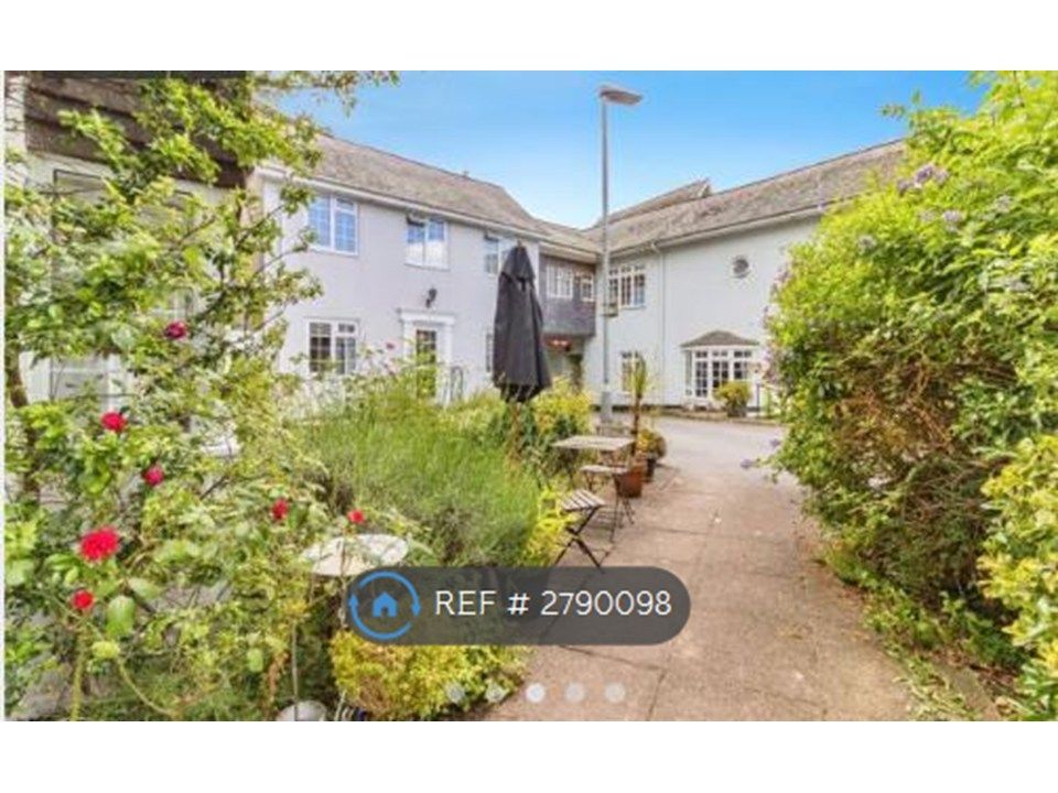 Property photo 2 of 6 Garden