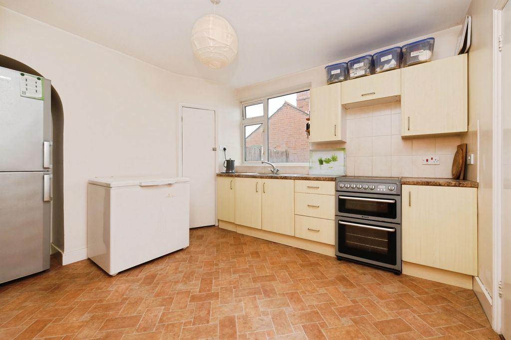 Property photo 3 of 15 Kitchen