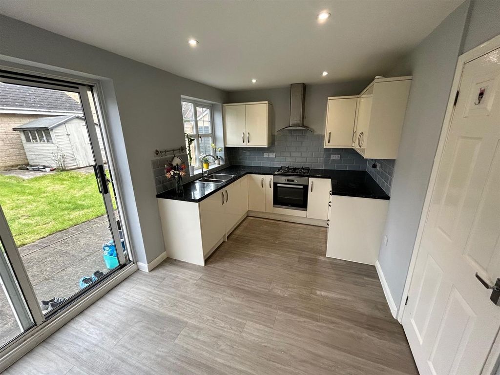 Property photo 2 of 12 Kitchen/Diner