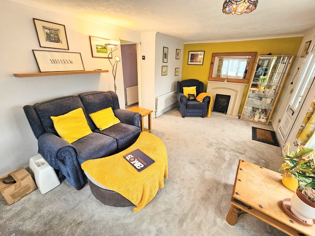 Property photo 2 of 14 4588872