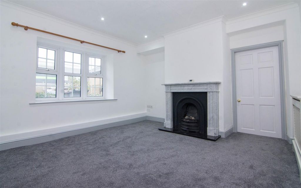 Property photo 3 of 16 Picture No. 17