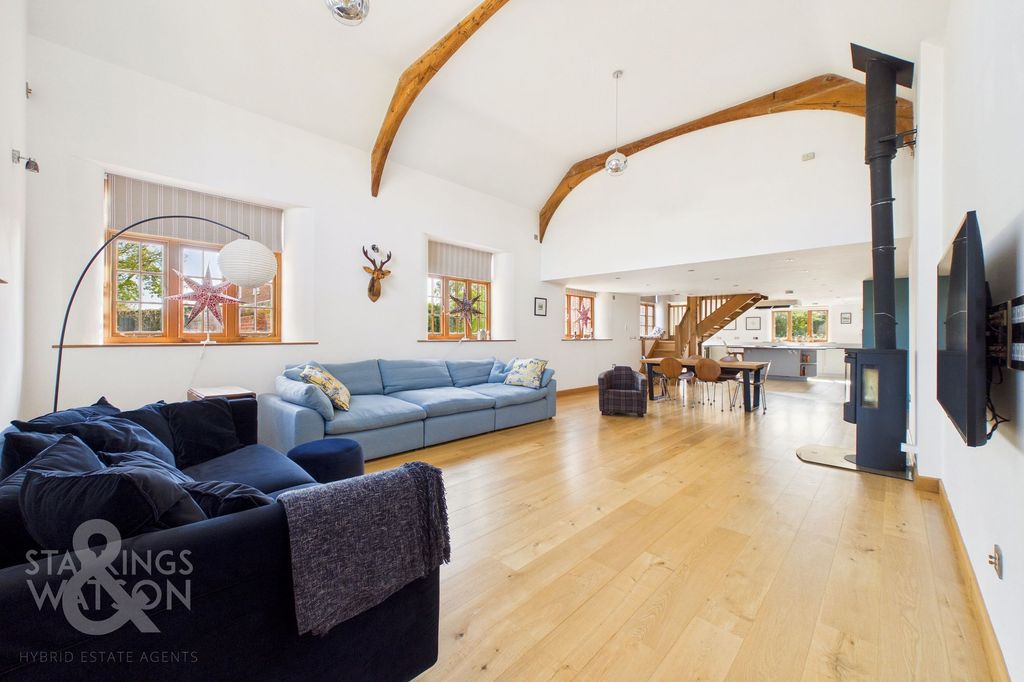 Property photo 2 of 38