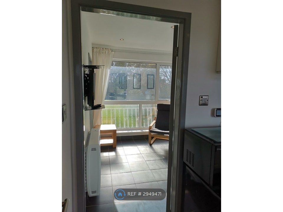 Property photo 2 of 26