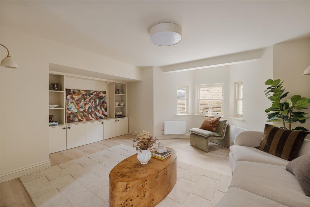 Property photo 3 of 37 Norcott Street, N16