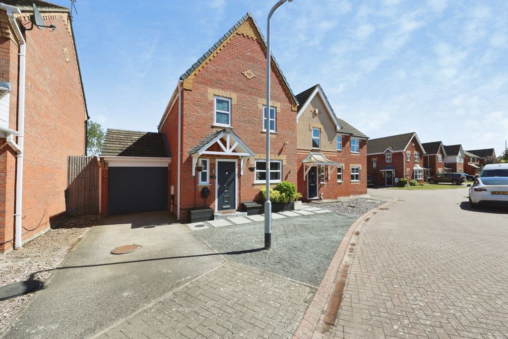 Property photo 1 of 32 5105821