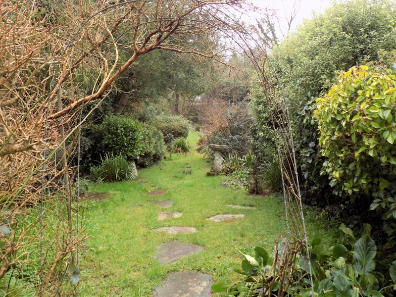 Property photo 2 of 15 Garden (Previous Photo)