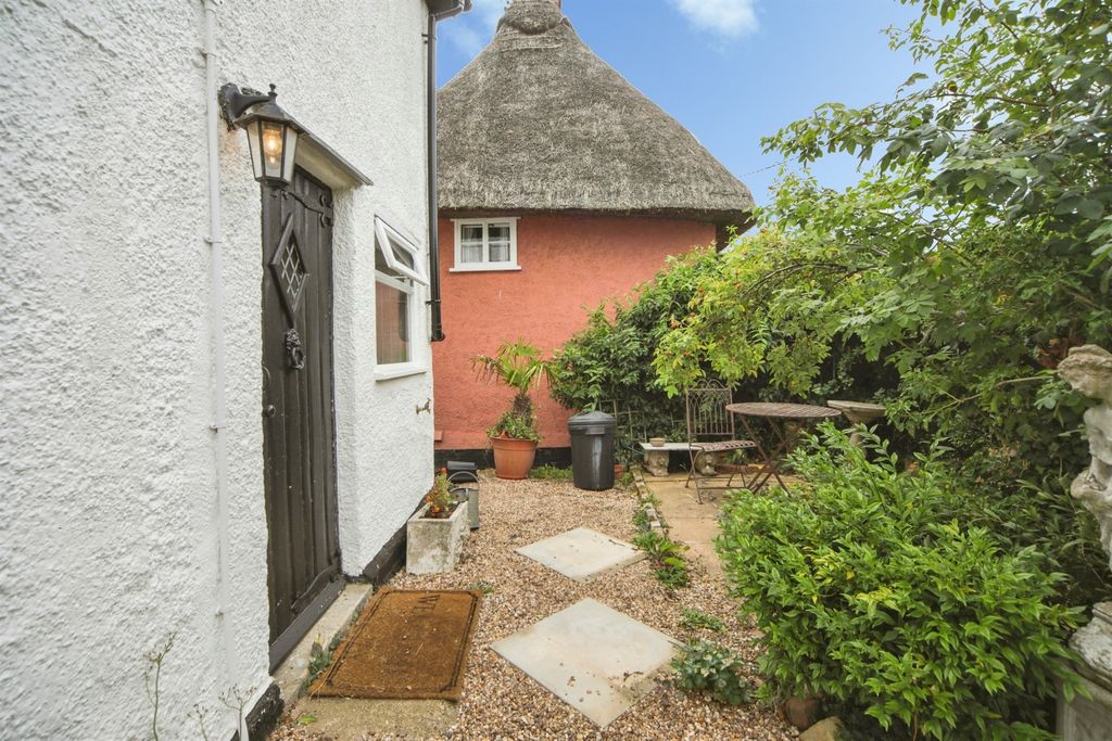 Property photo 2 of 26