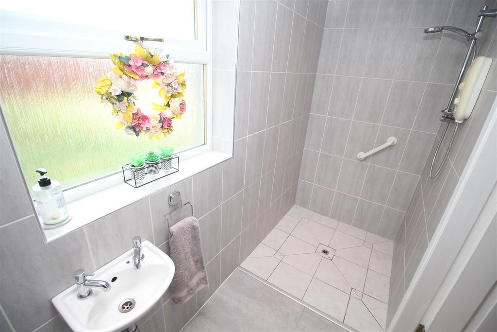 Additional image 11 of 4 bed terraced house for saleOronsay Avenue, Port Glasgow PA14