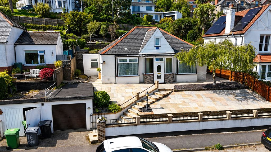 Property photo 1 of 12 1 - Picture No. 01