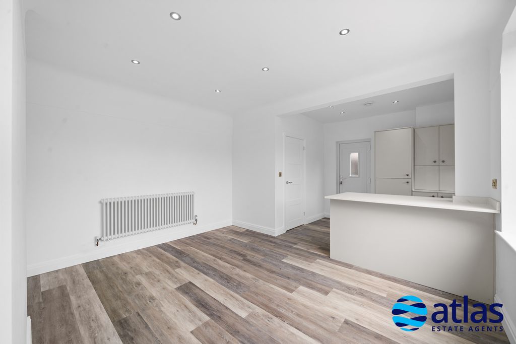 Property photo 3 of 36 Dining/Kitchen Space