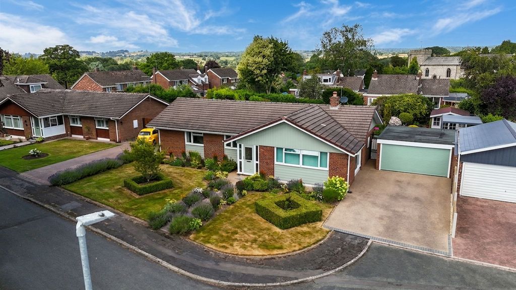 Property photo 1 of 32