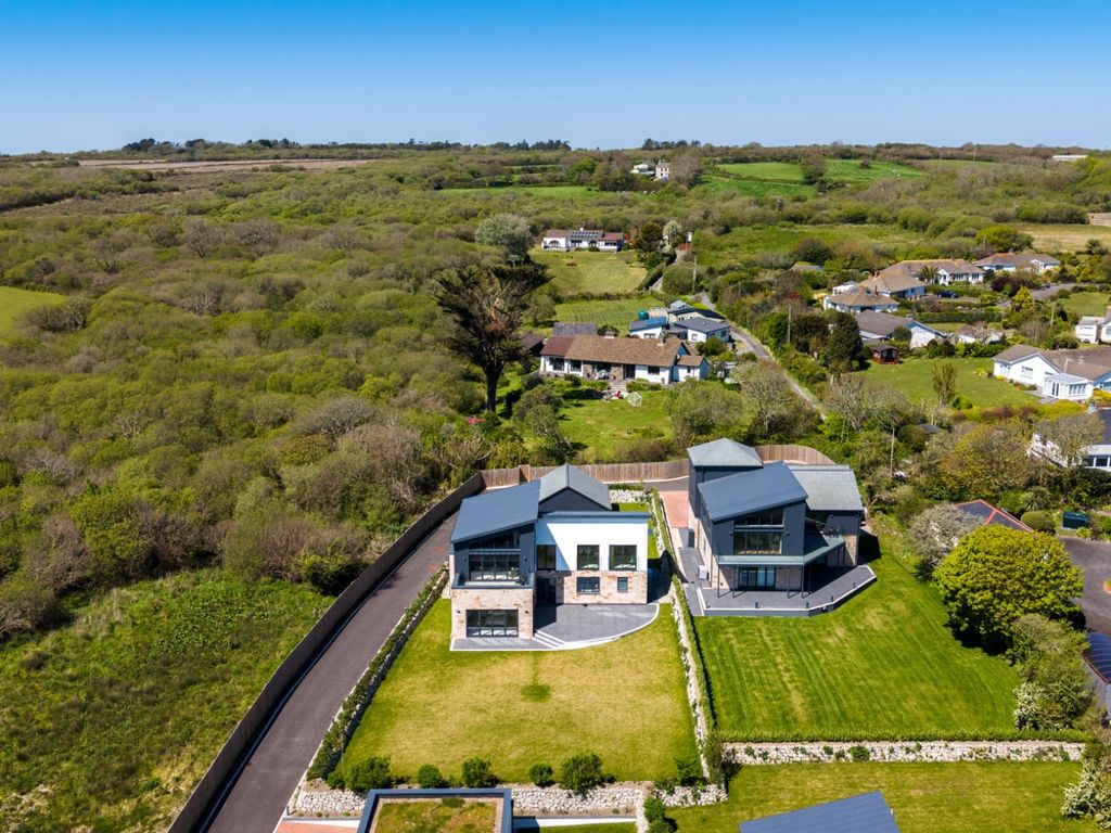 Property photo 2 of 39 5130294