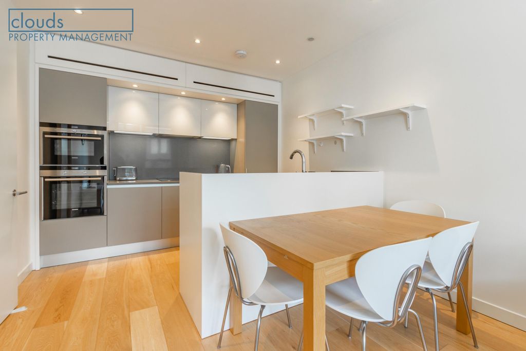 Property photo 3 of 11 Dining Area/Kitchen