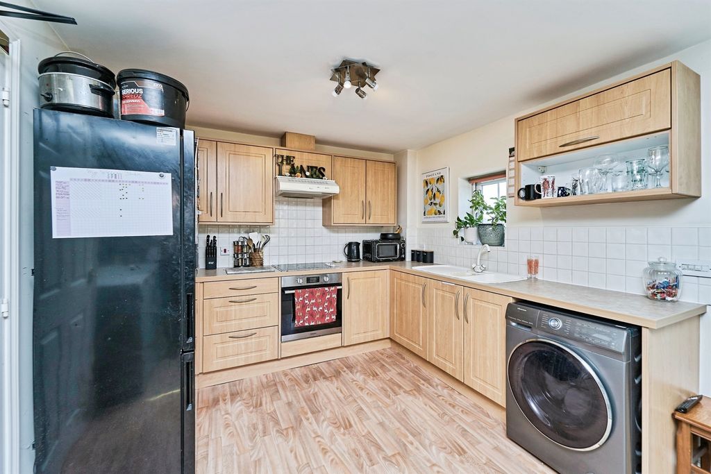 Property photo 3 of 17
