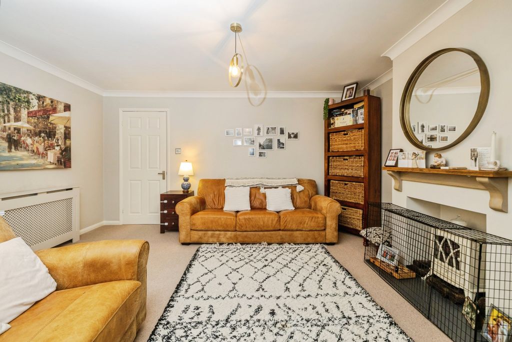 Property photo 3 of 20 Living Room