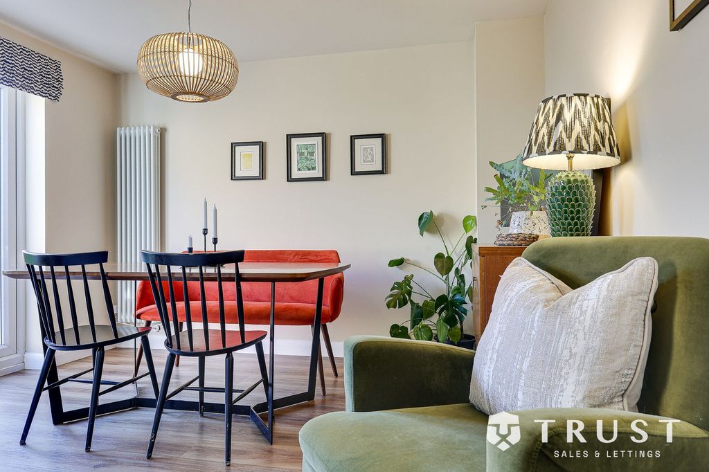 Property photo 3 of 46