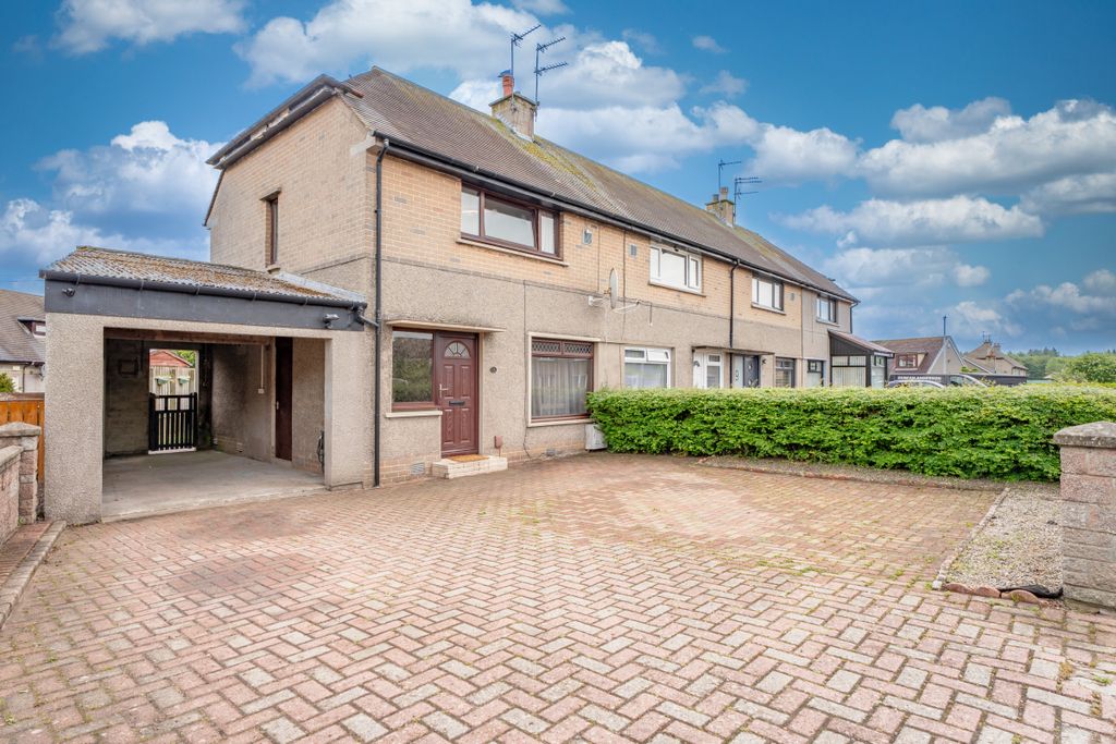 Property photo 1 of 28