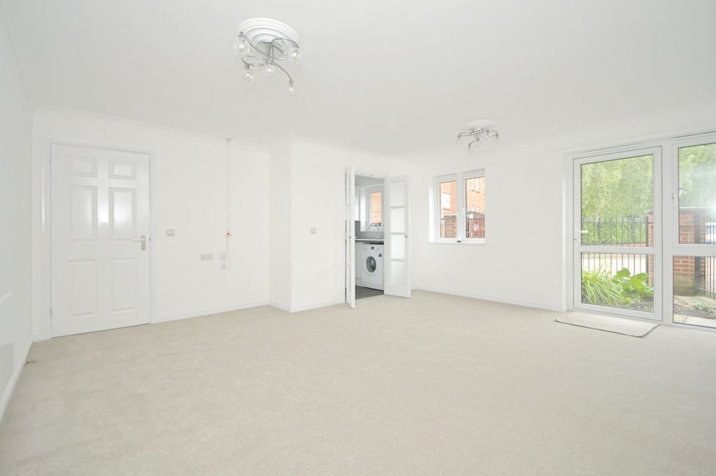Property photo 2 of 17 Photo