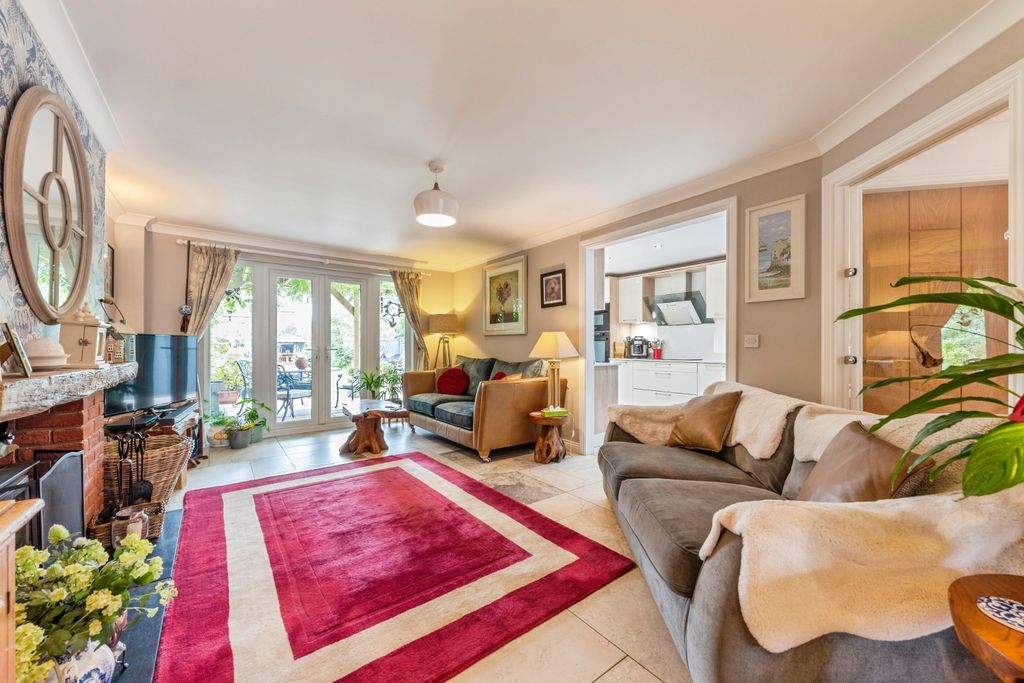 Property photo 3 of 25 65A_Beacon_Hill_Road-43