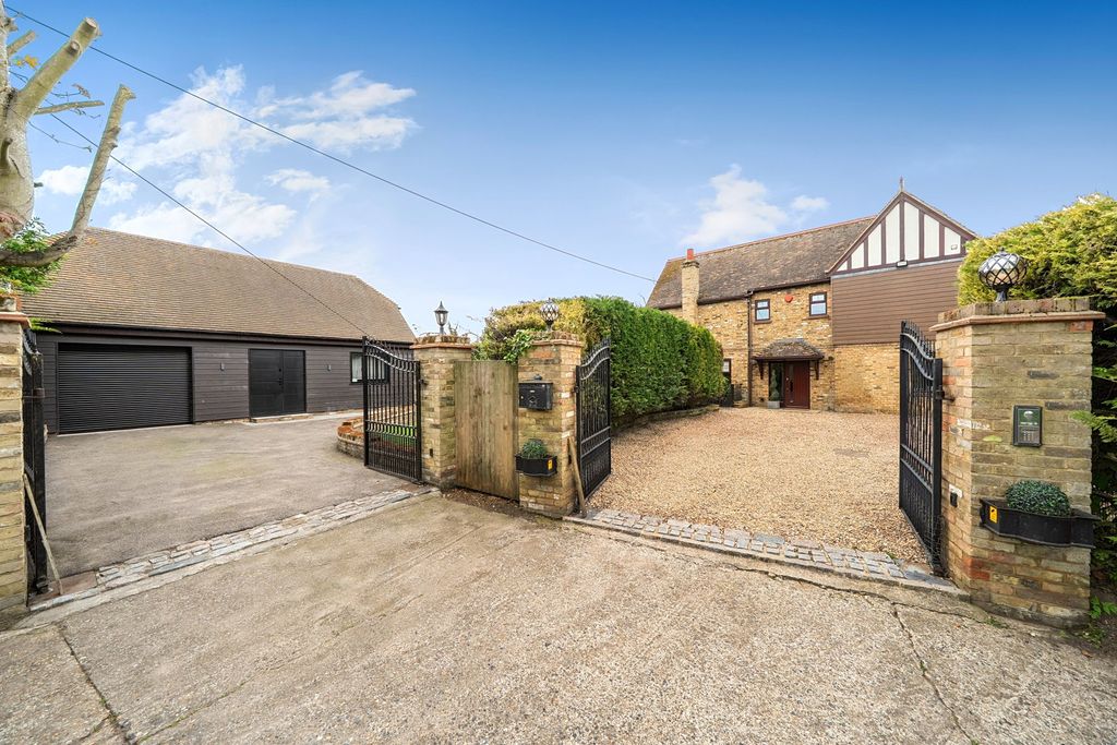 Property photo 1 of 42