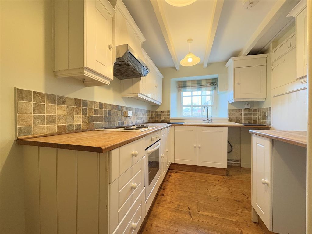Property photo 3 of 15 Kitchen