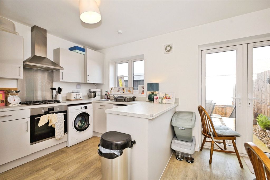 Property photo 2 of 16 Kitchen/Dining Room