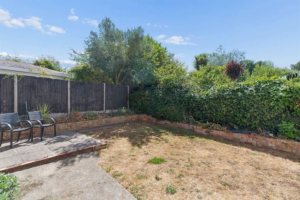 Property photo 2 of 20