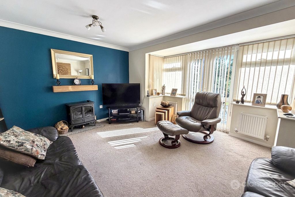 Property photo 3 of 19 4166714