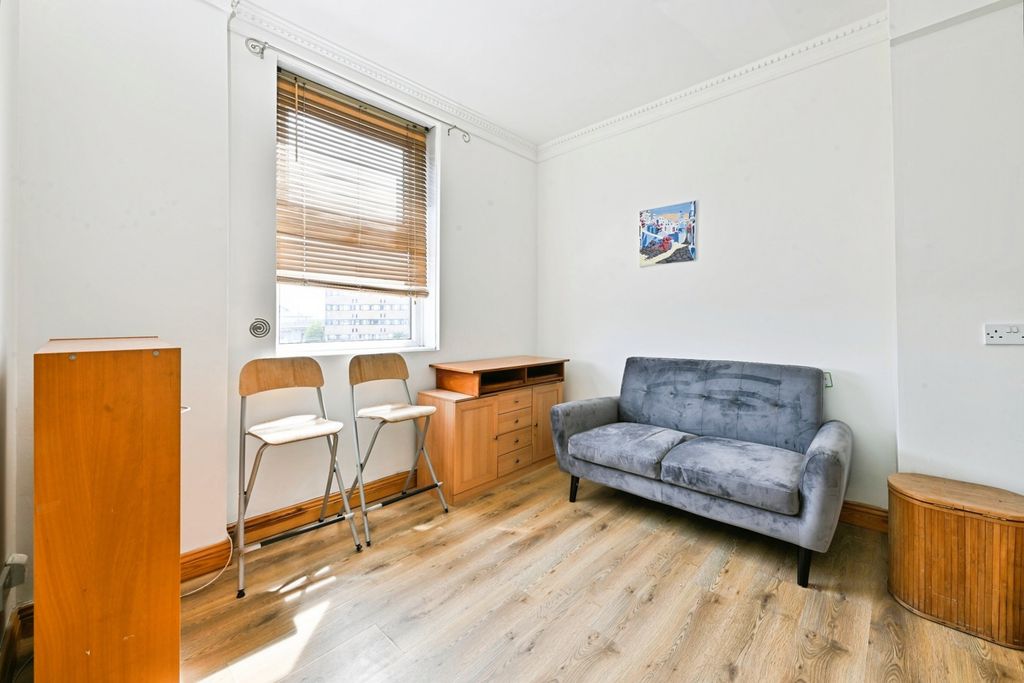 Property photo 2 of 9 Pbox-Img.Jpg