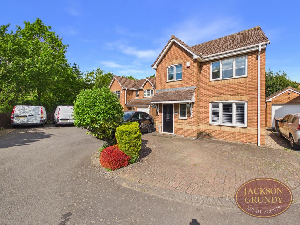 Property photo 1 of 15 Crome Close