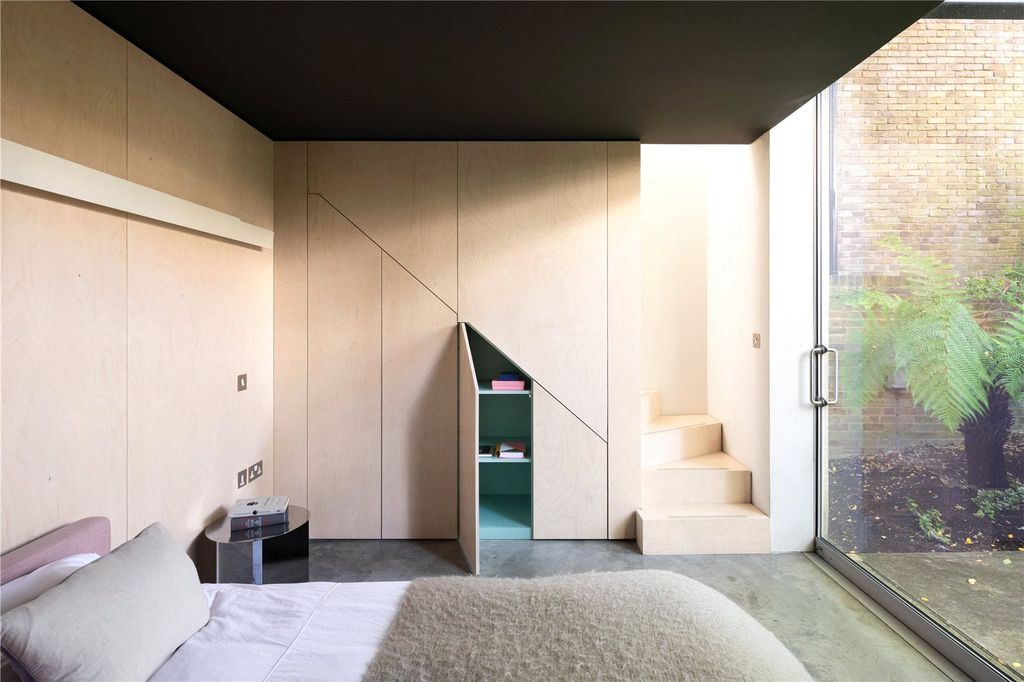 Property photo 3 of 15 Bedroom