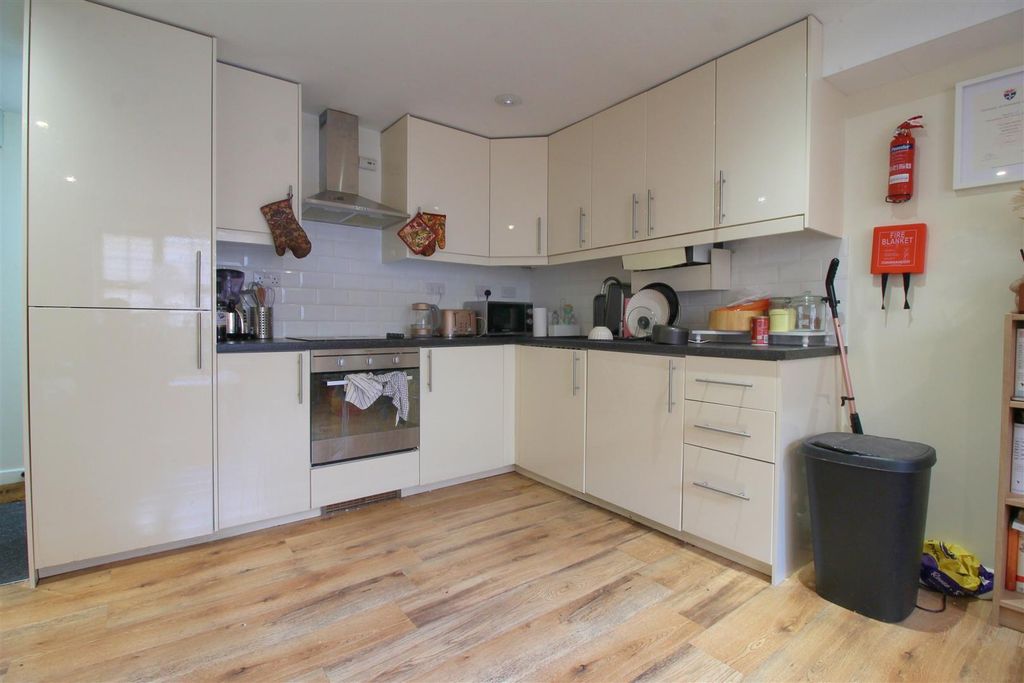 Property photo 3 of 6 Img_4002.Jpg