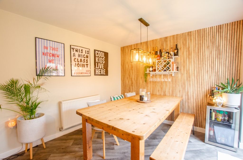 Property photo 3 of 13 17 Gwithian Road Tps Bodmin 01208 74182-12