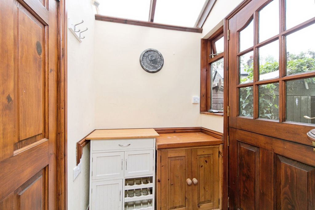 Property photo 2 of 17 Photo