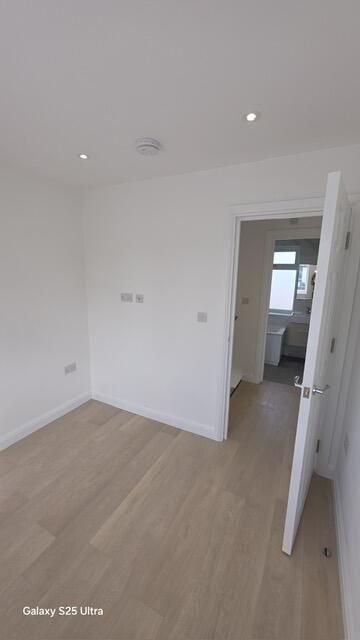 Property photo 3 of 9 Bedroom