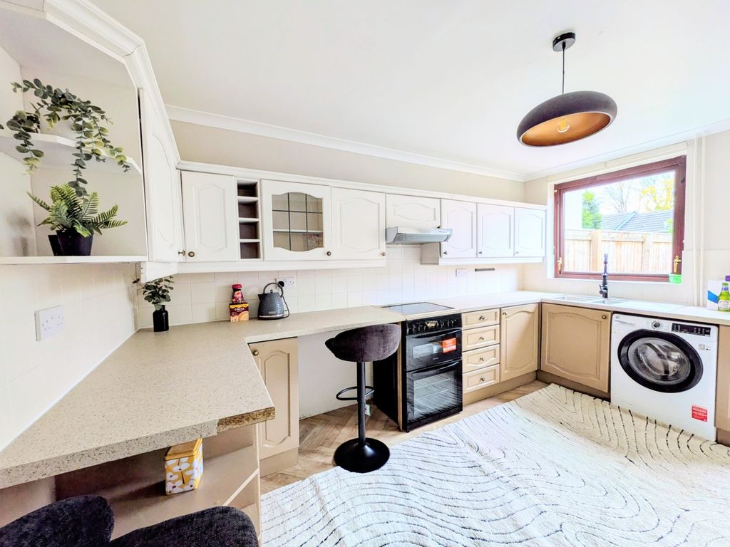 Property photo 2 of 7 1000002842