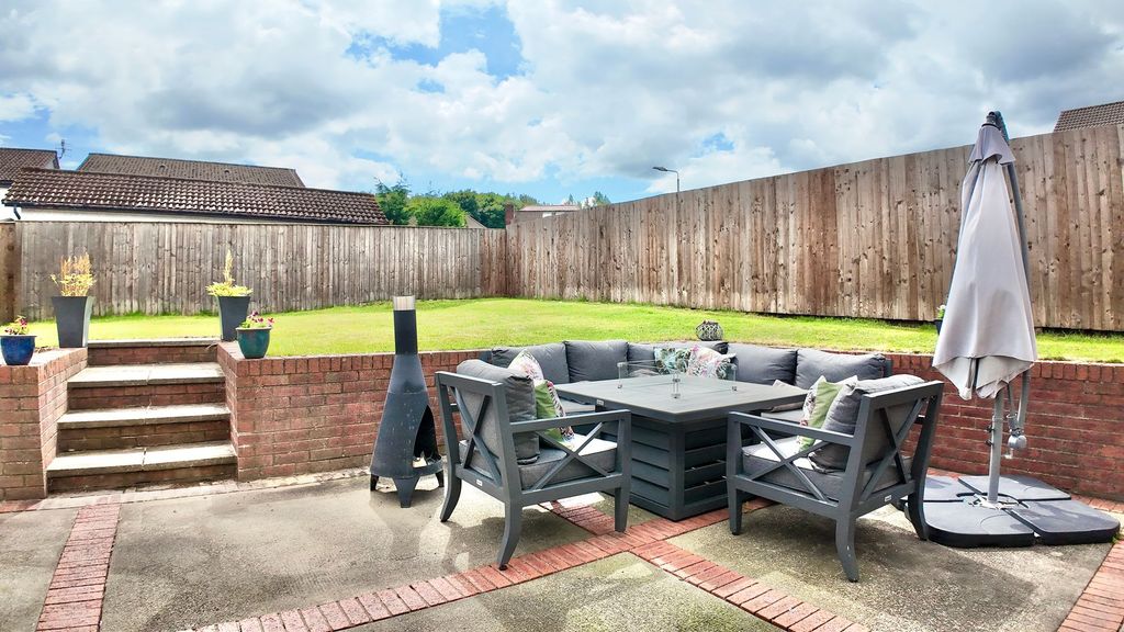 Property photo 2 of 34