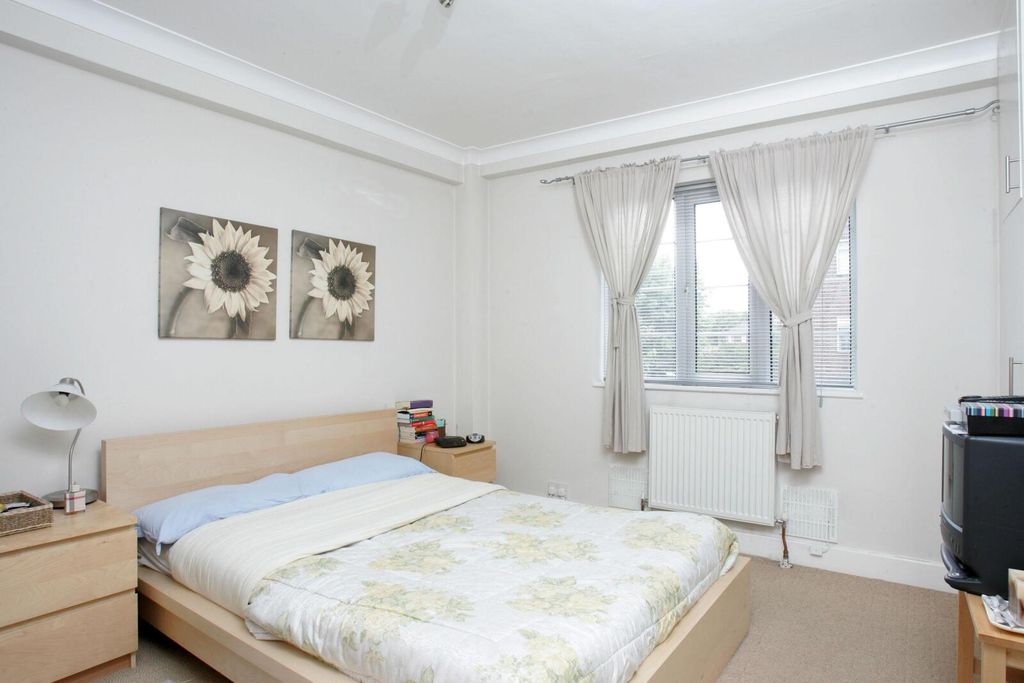 Property photo 3 of 5