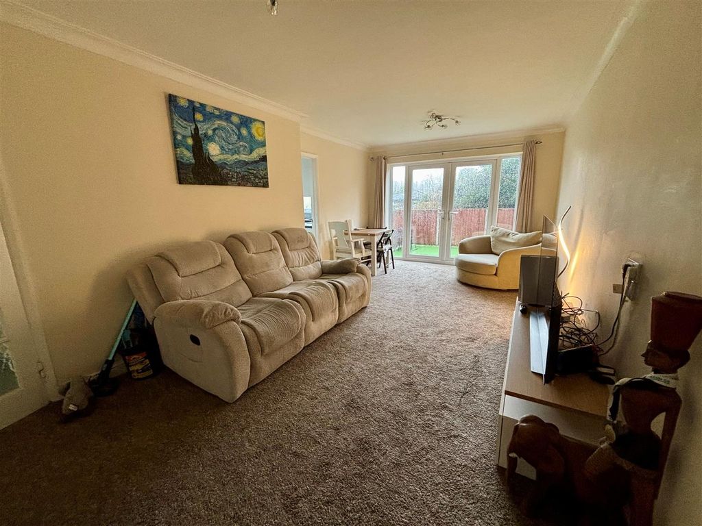 Property photo 2 of 8 5.Jpg