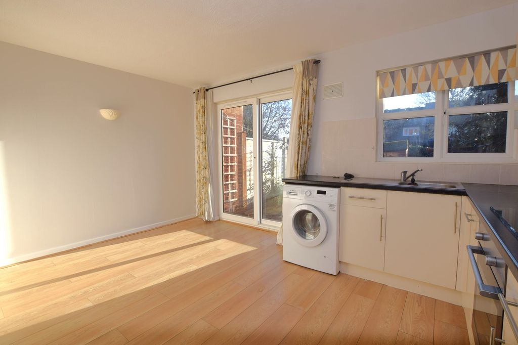 Property photo 3 of 9