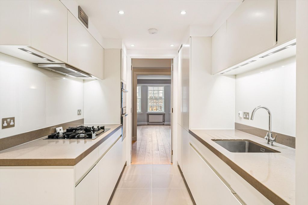 Property photo 2 of 12 Image