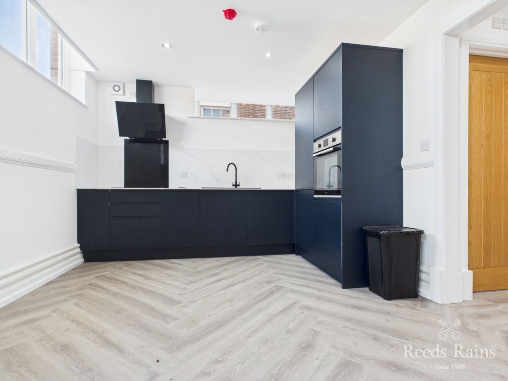 Property photo 2 of 29 Kitchen