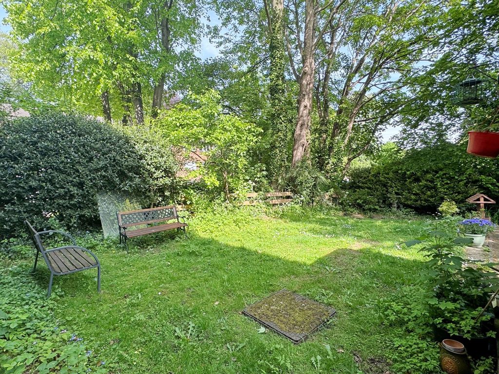 Additional image 9 of 2 bed flat for saleWebster Avenue, Kenilworth CV8