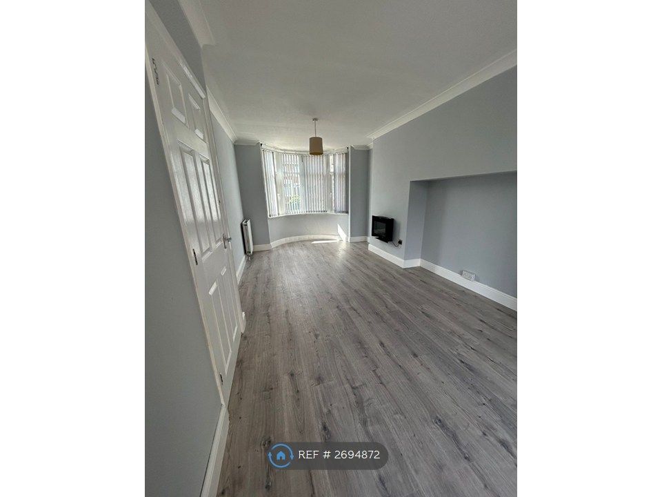 Property photo 3 of 14 Living Room