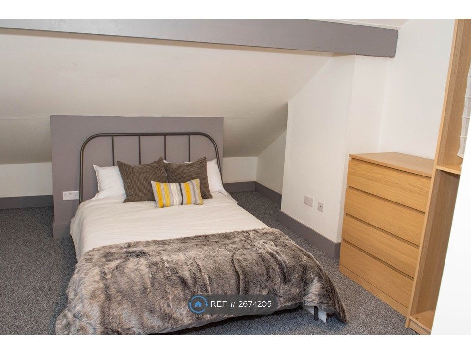 Property photo 3 of 13 Top Floor Bedroom