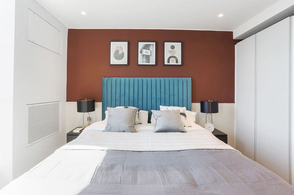 Property photo 1 of 32