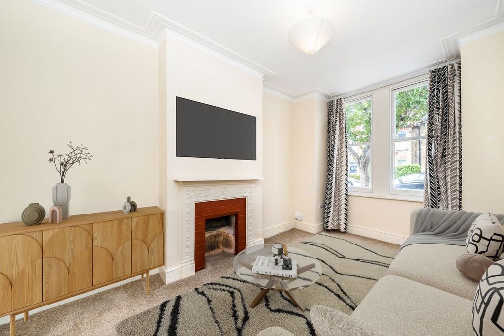 Property photo 2 of 8