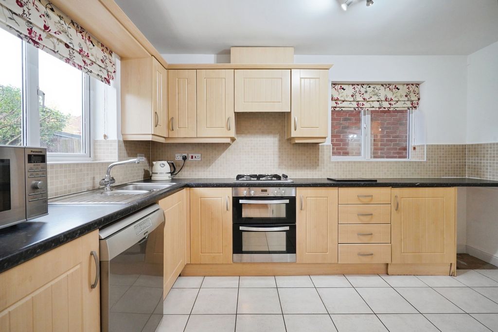 Property photo 2 of 27 Photo