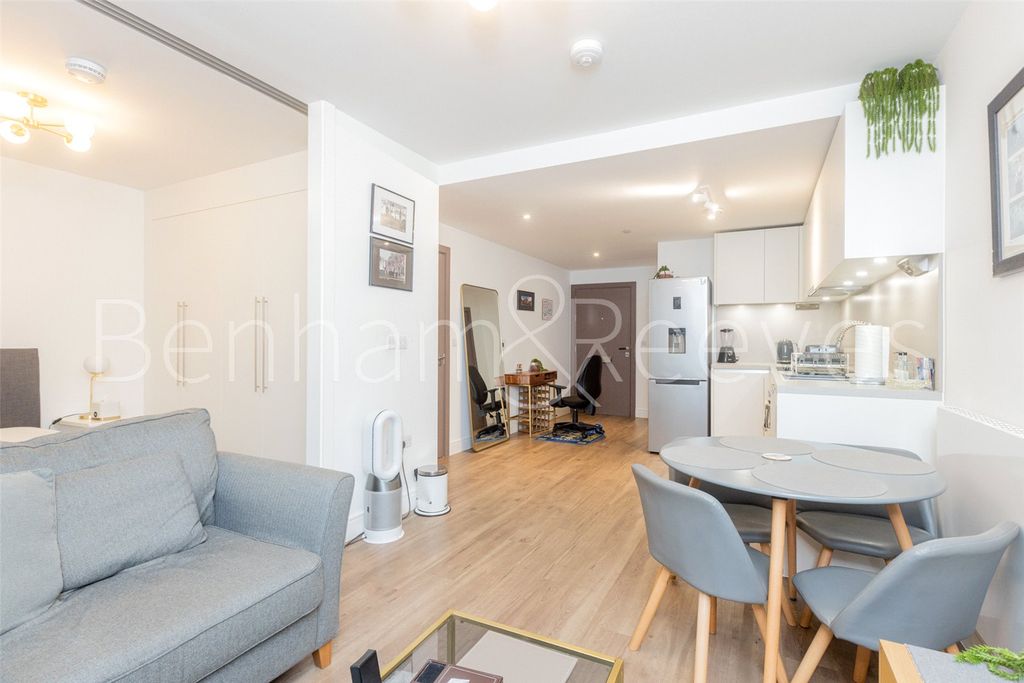 Property photo 1 of 21 Picture No. 08