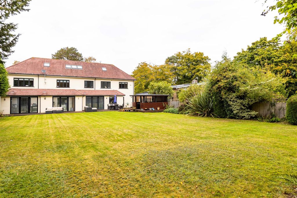 Property photo 3 of 25